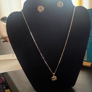 Elegant Gold Floral Necklace and Earring Set